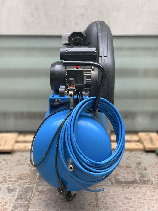 ABAC  A29 Електрически бутален компресор 90л