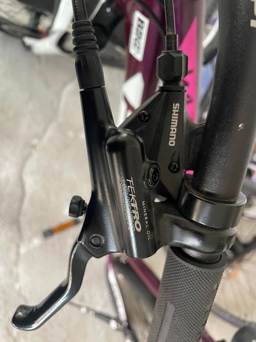 MTB damă/unisex Focus Whistler, roți 27.5, frâne pe disc Tektro Auriga, anvelope Continental X-King