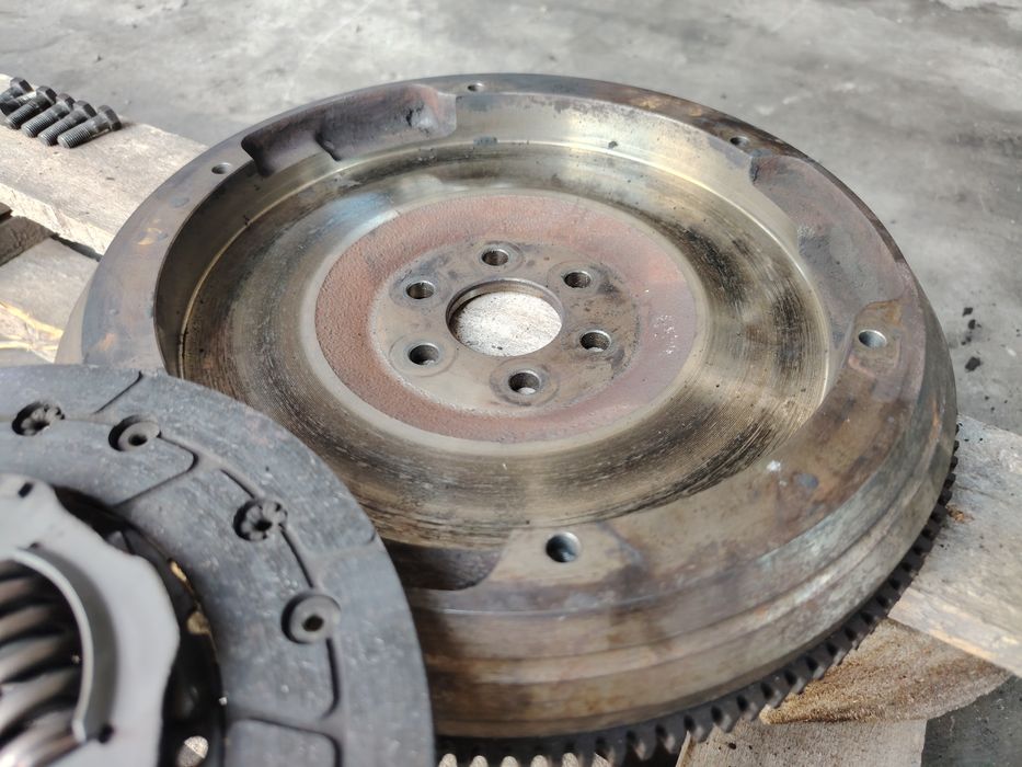 Комплект съединител с маховик за Опел Зафира Б Астра Х 1.6 бензин 115