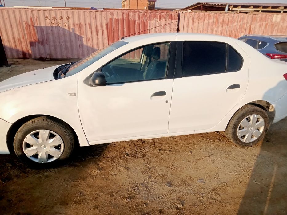 рено логан 2 белый