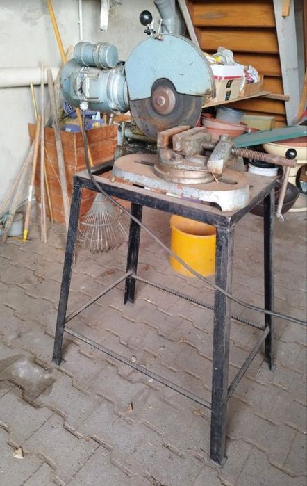 Fierastrau debitat metal 220v cu menghina unghiulara