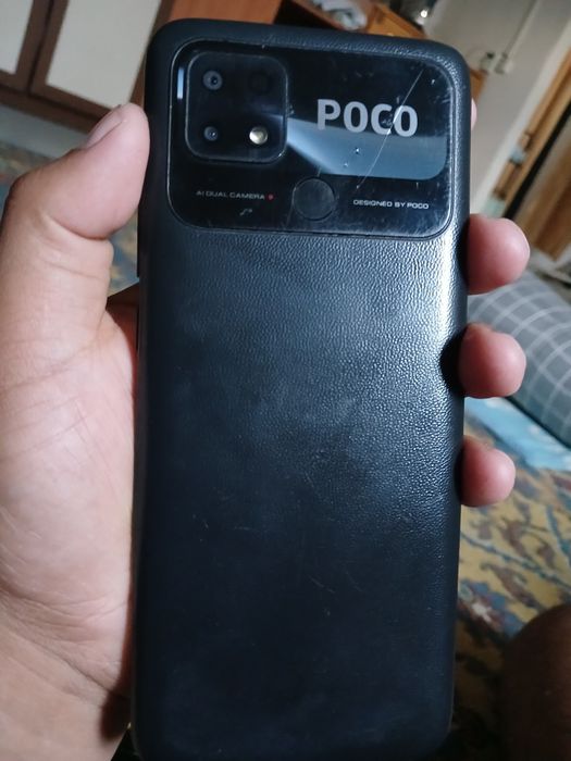 Продам телефон Poco