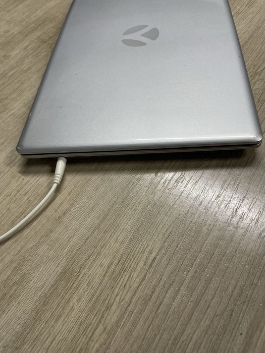 Yami  N 11 16 GB 256 GB.