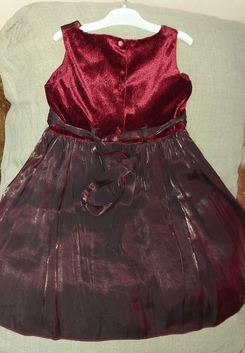 Платья  нарядные 2-3 года