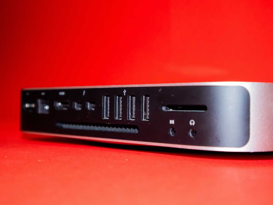 Mac Mini A1347 16GB RAM 240GB SSD i5 комплект Magic Mouse и клавиатура