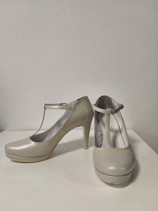 Pantofi eleganți de piele foarte comozi