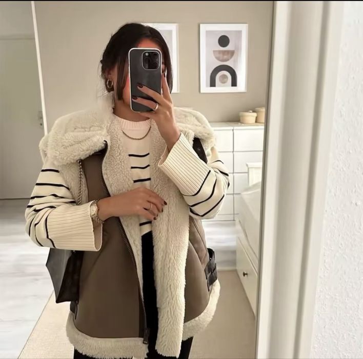 Дамски стилeн кафяв елек