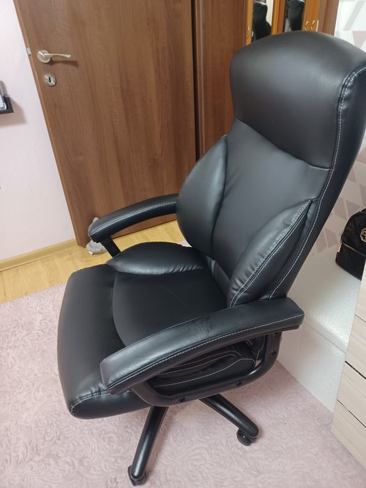 ОФИС СТОЛ с мемори пяна TAMDRUP