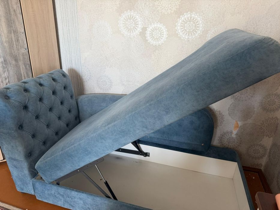 Продам диван в хорошем состоянии