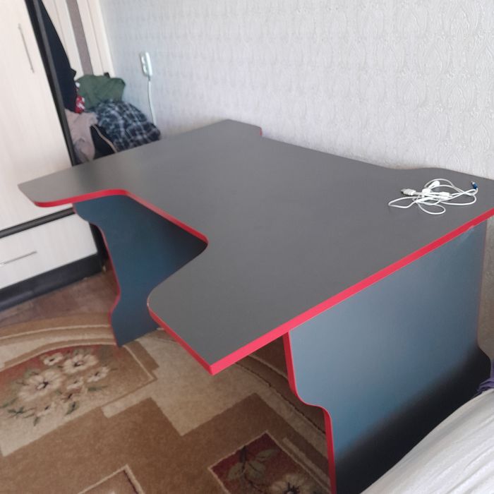 Компьютерный стол  -30.000тг