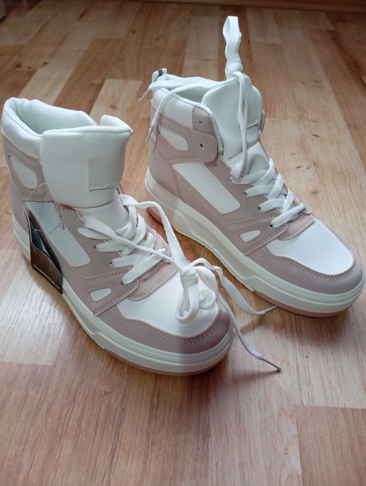 Чисто нови високи кецове