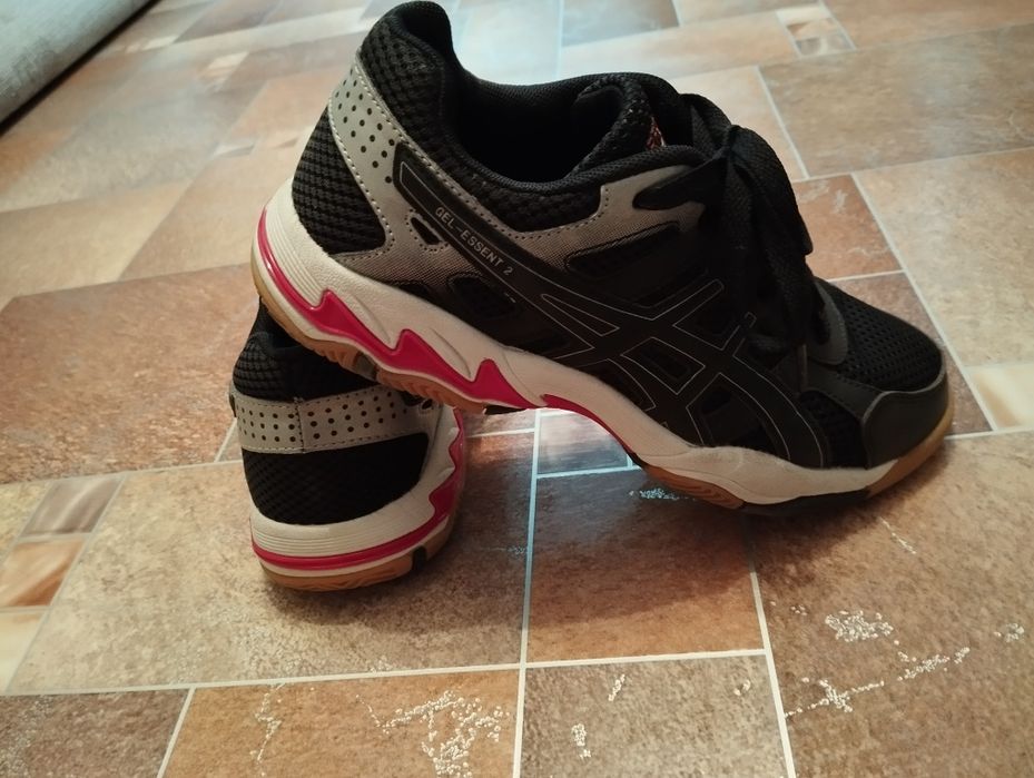 Кроссовки в отличном состоянии