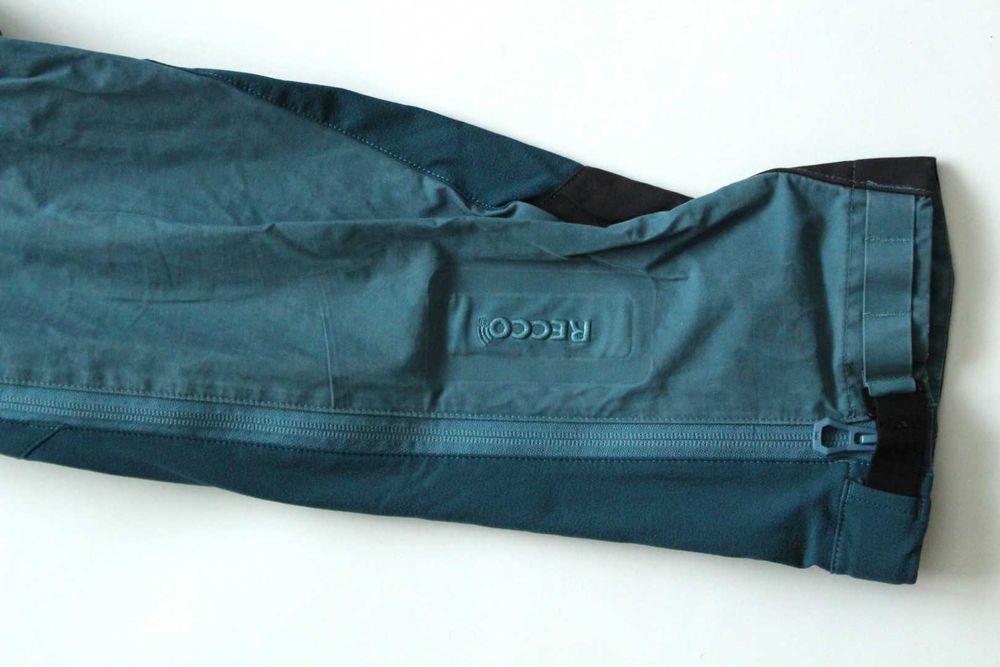 ARC'TERYX; HELLY HANSEN - мъжка спортна горница и туристически панталон, размер М и L