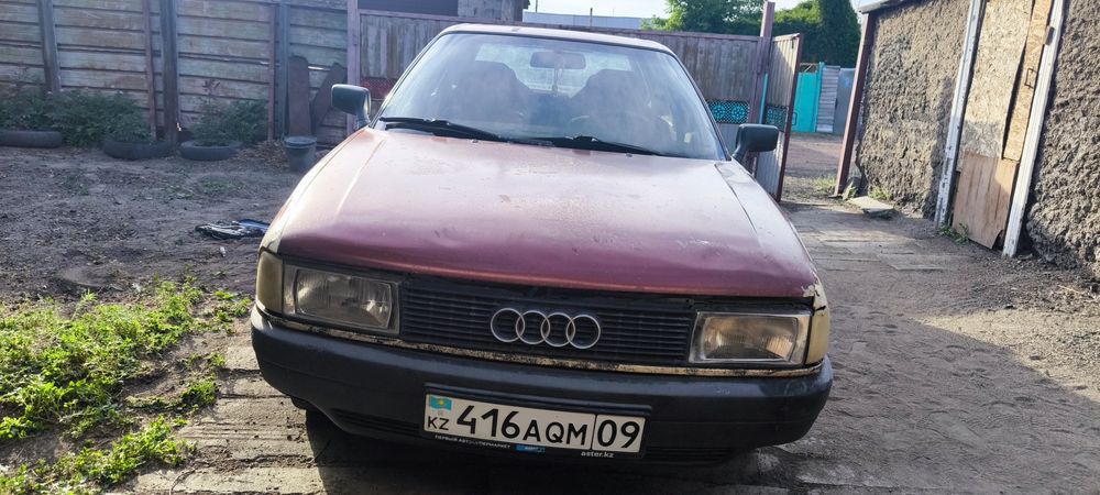 Автомобиль Audi 80 b3