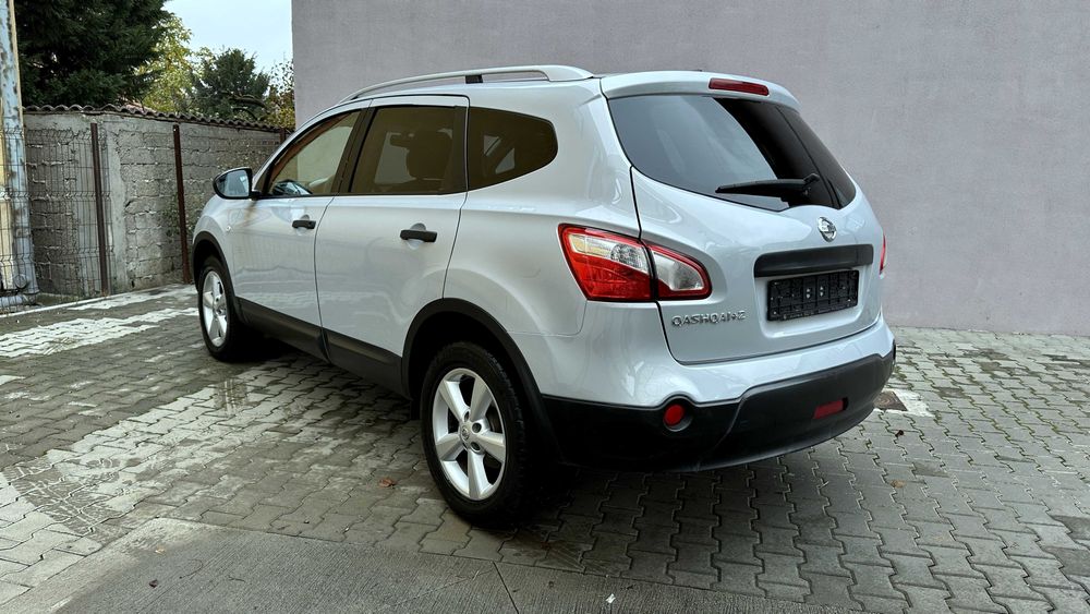 Rate Cash Nissan Qashqai 7 locuri 1600 benzina clima pilot Garantie