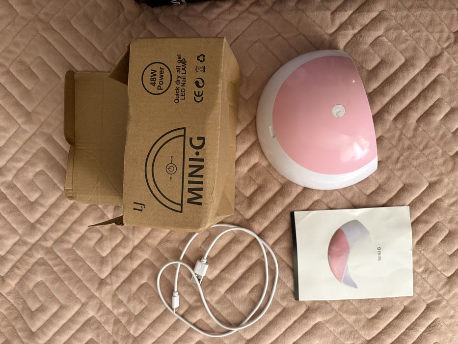 Set lampa manichiura Led si UV