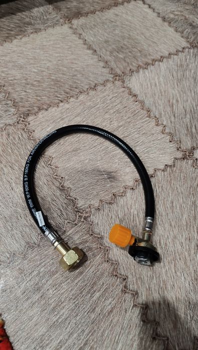 Продаётся шланг для заправки газовых балончиков