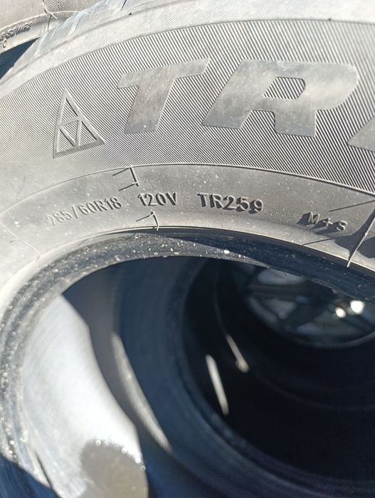Продам шины 285/60 R18