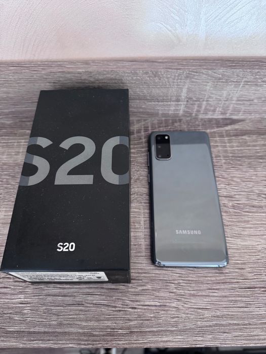 Самсунг S20  отличен