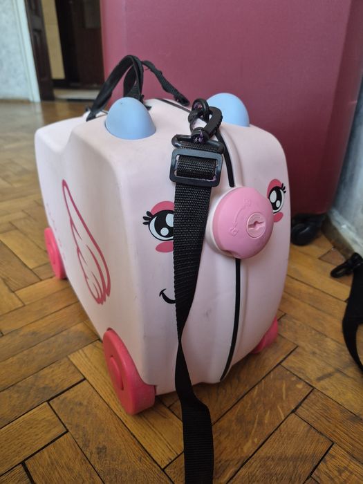 Детски куфар с колела