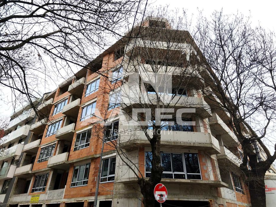 Продава се многостаен ап. в новострояща се сграда в Банишора!