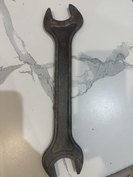 продам ключ рожковый 32/36