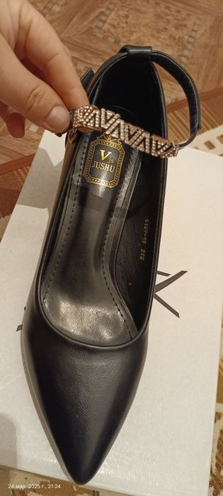 Продам новые туфли