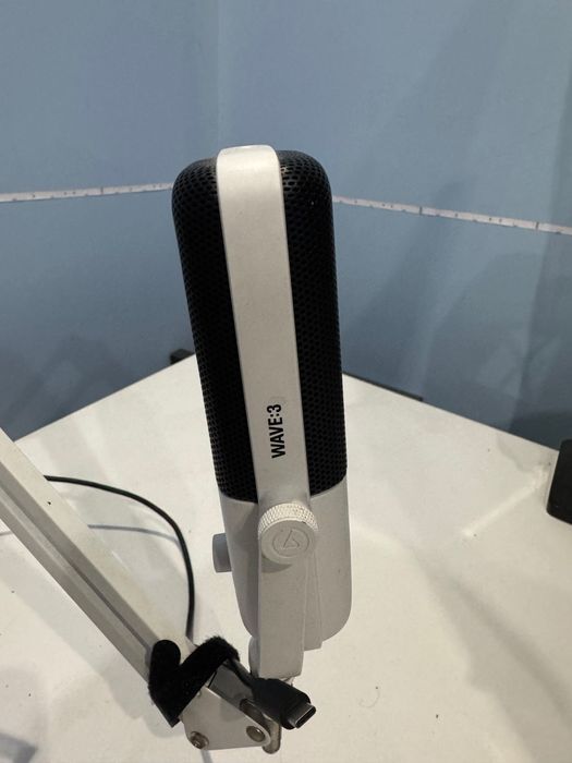 Elgato Wave:3 бял микрофон