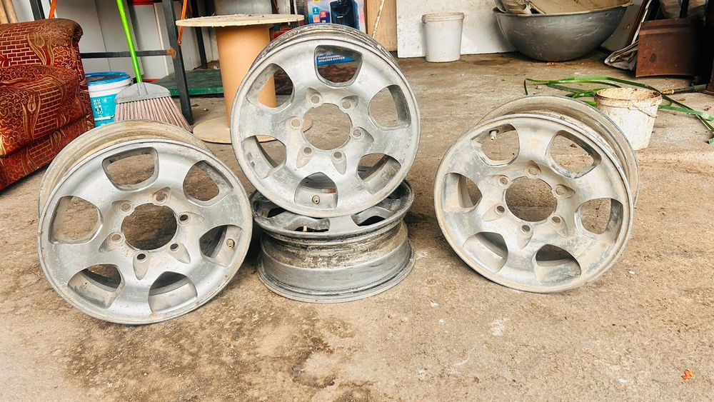 Диска сатамын паджероға деликаға келеді  40000 теңге