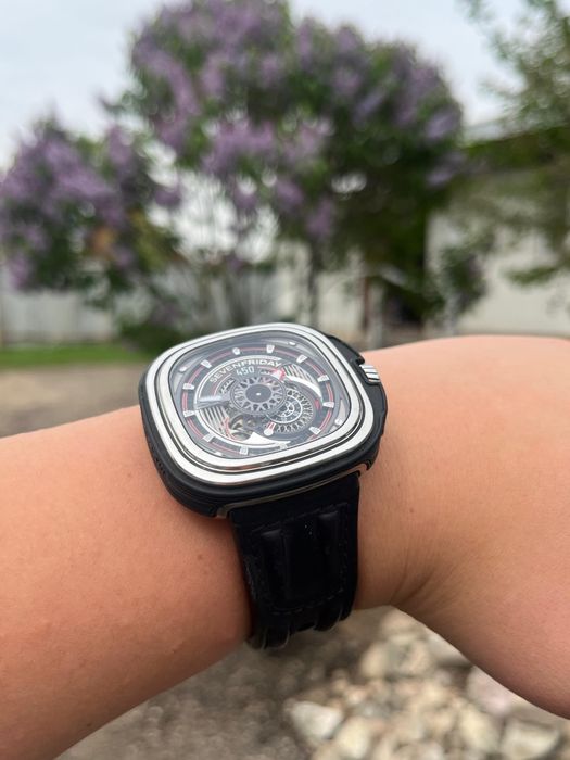 Продам чесы очень редький экземпляр