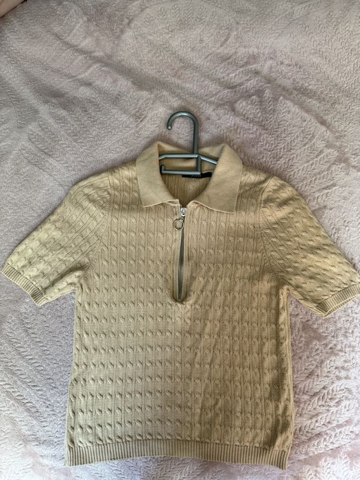 Футболка с воротноком