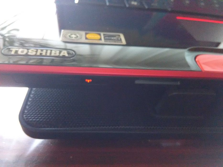 Лаптоп Toshiba Qosmio X505-Q887 18.4" | i7 | 8GB RAM | 256GB SSD | Като Нов! Ретро Екзотика