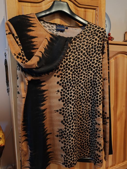 Лъскава и тигрова блуза