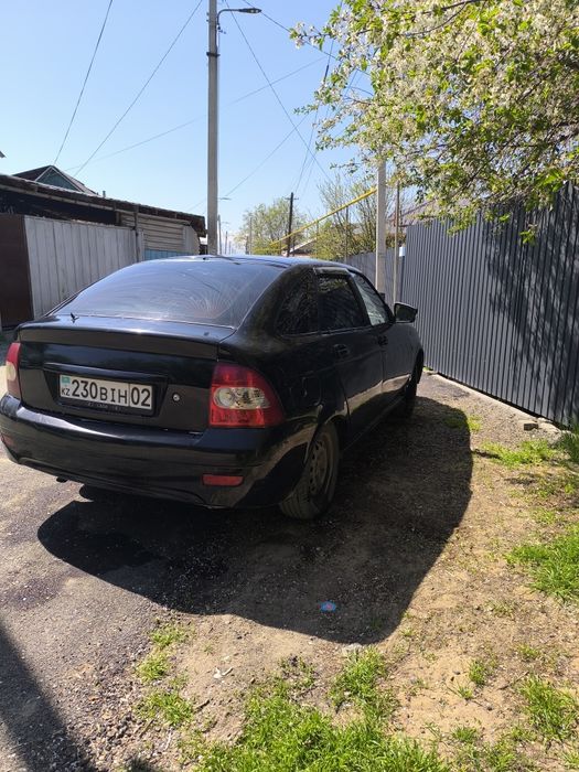 Приора продам 2011