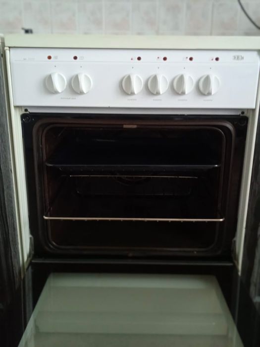 Продам электрическую плиту.