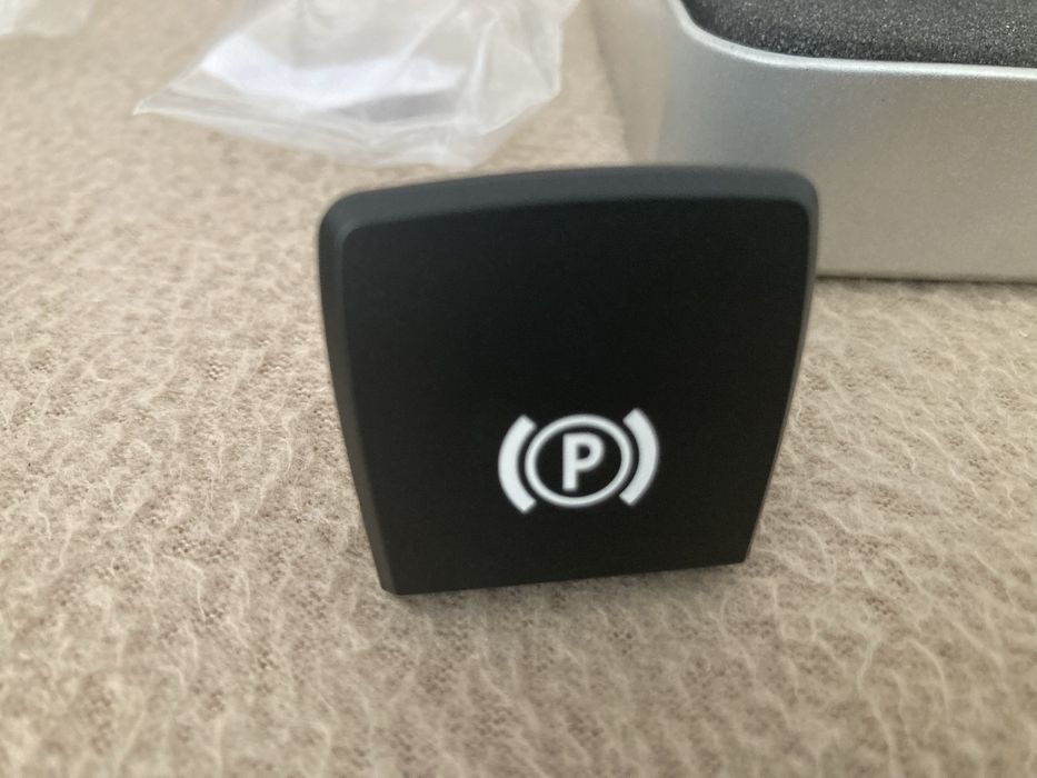 Кутиика с метален ключ , бутон за ръчна, бутон джоистик за бмв