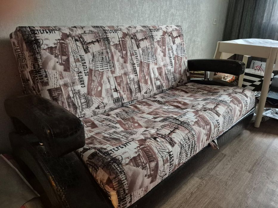 Продам диван ширина 170