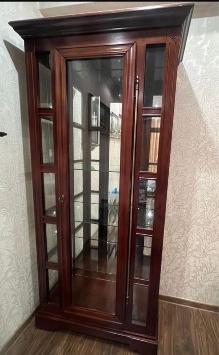 Витрина для посуды