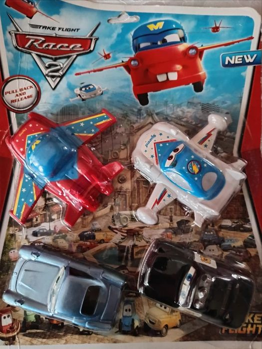 Продавам играчки за момчета