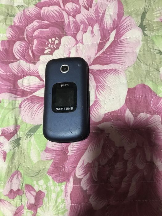 Samsung yangi xolati yaxshi srujniy sotiladi