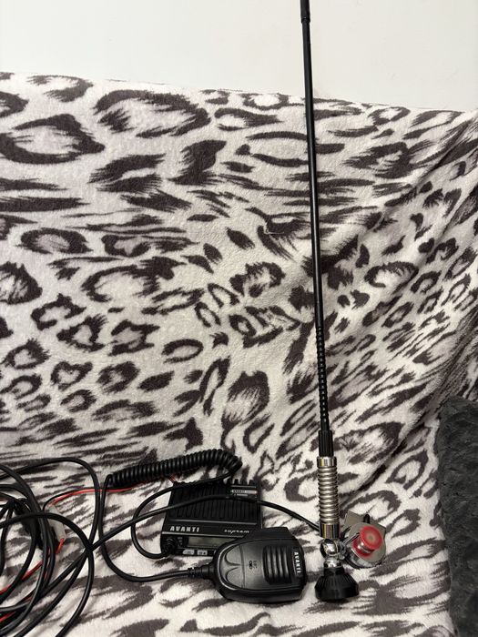 Statie CB Avanti Supremo 2 la pachet cu antena Avanti Nemo 90cm