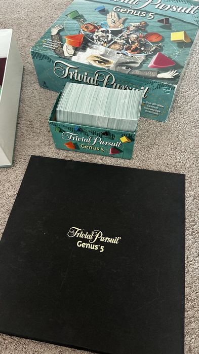 Trivial Pursuit Genus 5 – американска бордова игра, много запазена