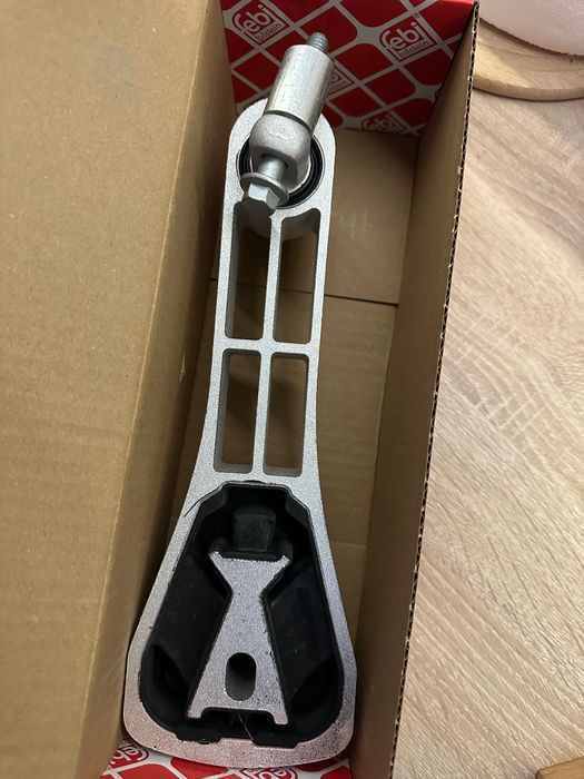 Продавам тампон двигател за Volvo XC60 II 2018