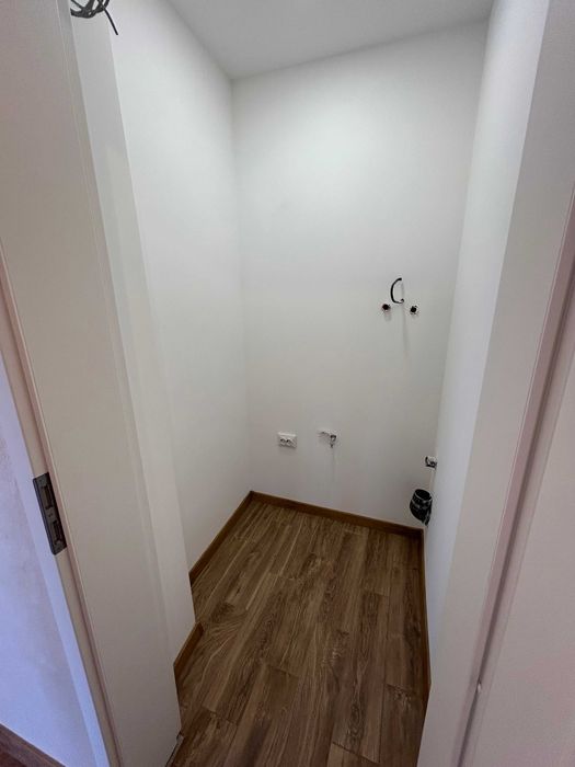 Продава се Четиристаен апартамент в Велико Търново, Колю Фичето - 91 кв.м за 1891 €/кв.м - Снимка #15