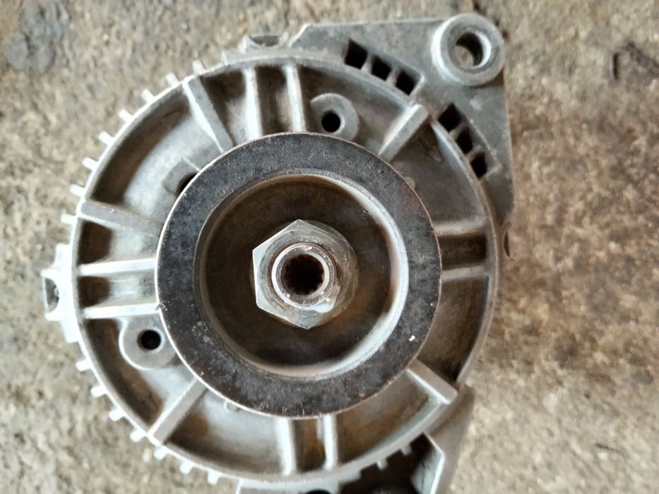 Генератор на Ауди 100