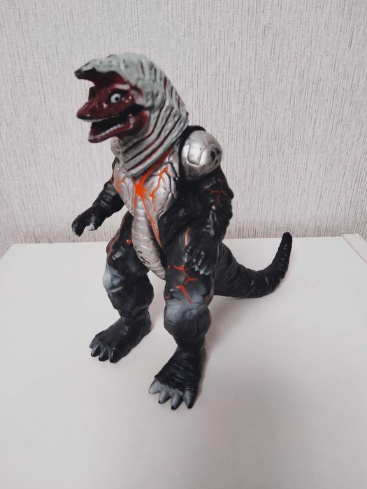 Игрушка для мальчика Годзилла