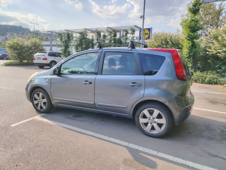 продавам автомобил Nissan Note