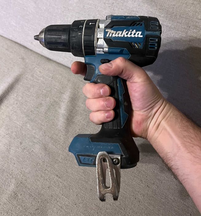 Makita DHP484 Masina gaurit insurubat cu percutie 18V