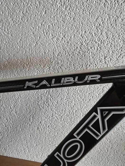 Cadru Kuota carbon-kevlar.