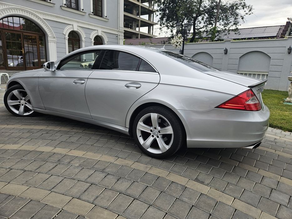 MERCEDES-BENZ CLS 2009 — imagine 4
